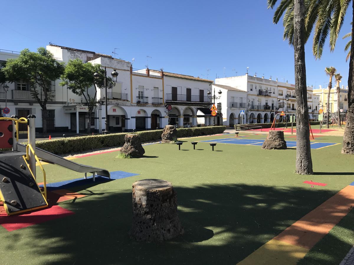 Apartamento Ribera Del Rio Hotel El Puerto de Santa Maria Luaran gambar